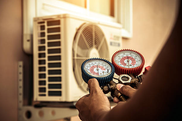 Professional Ductwork Repair technician working in Jerseyville, IL